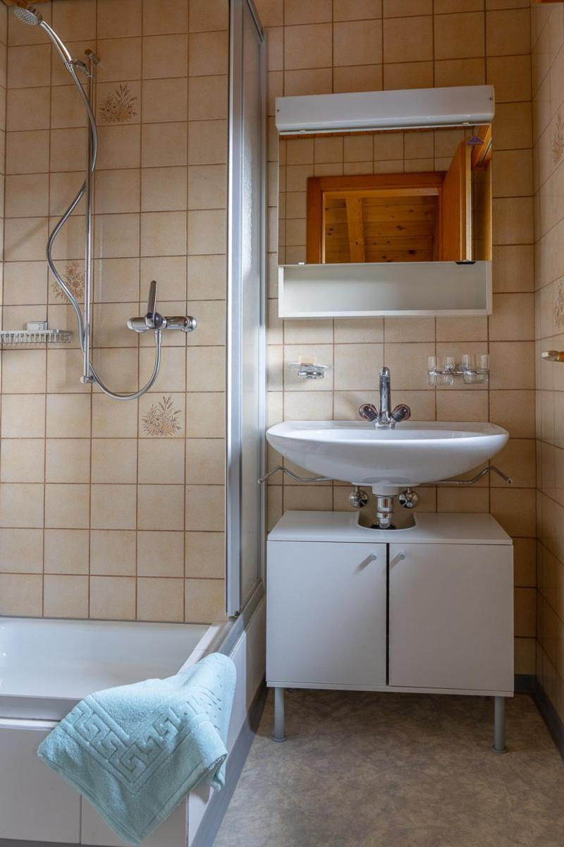 Chrona Bed & Breakfast Jenaz Стая снимка