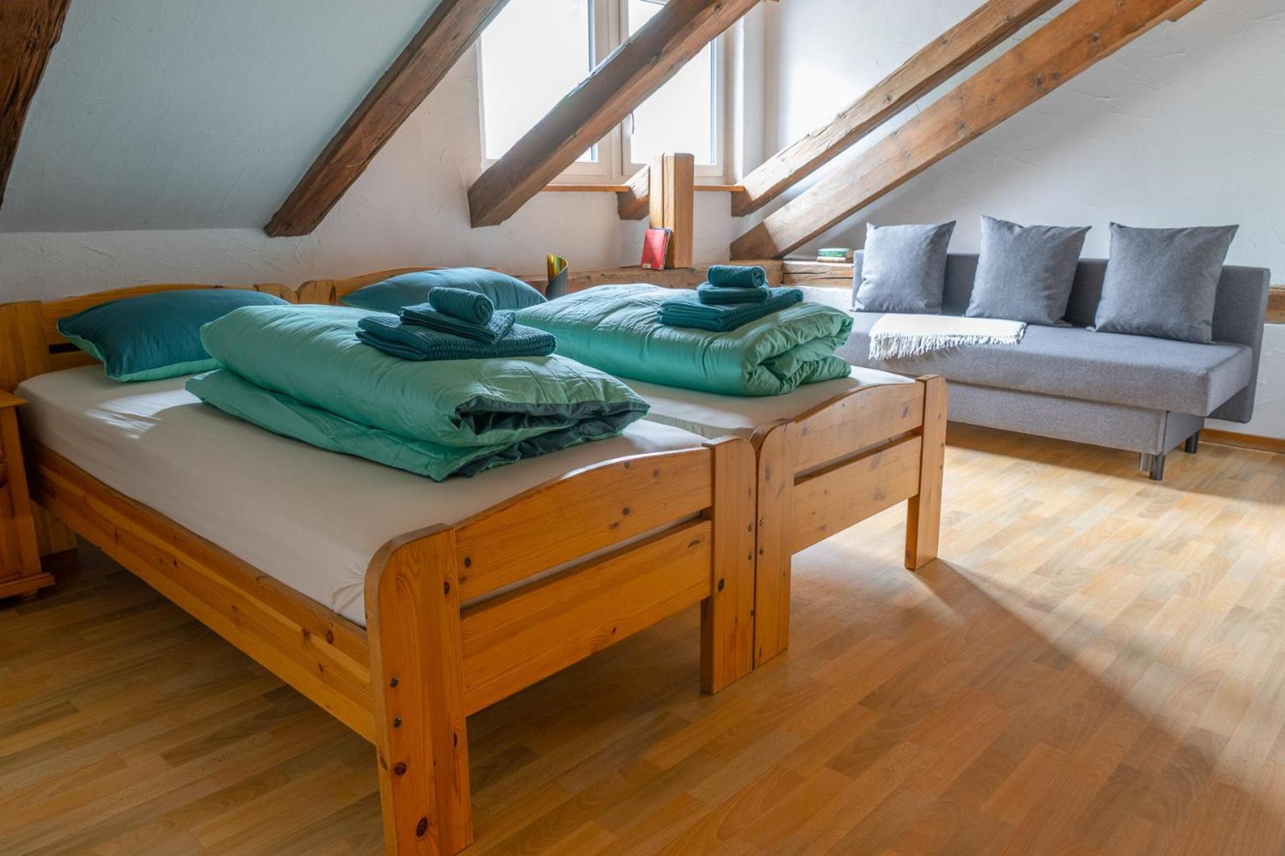 Chrona Bed & Breakfast Jenaz Стая снимка