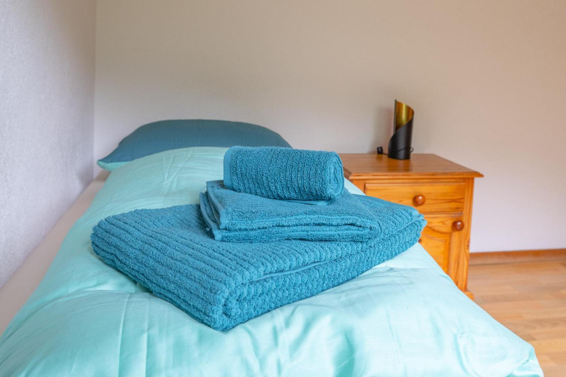 Chrona Bed & Breakfast Jenaz Стая снимка