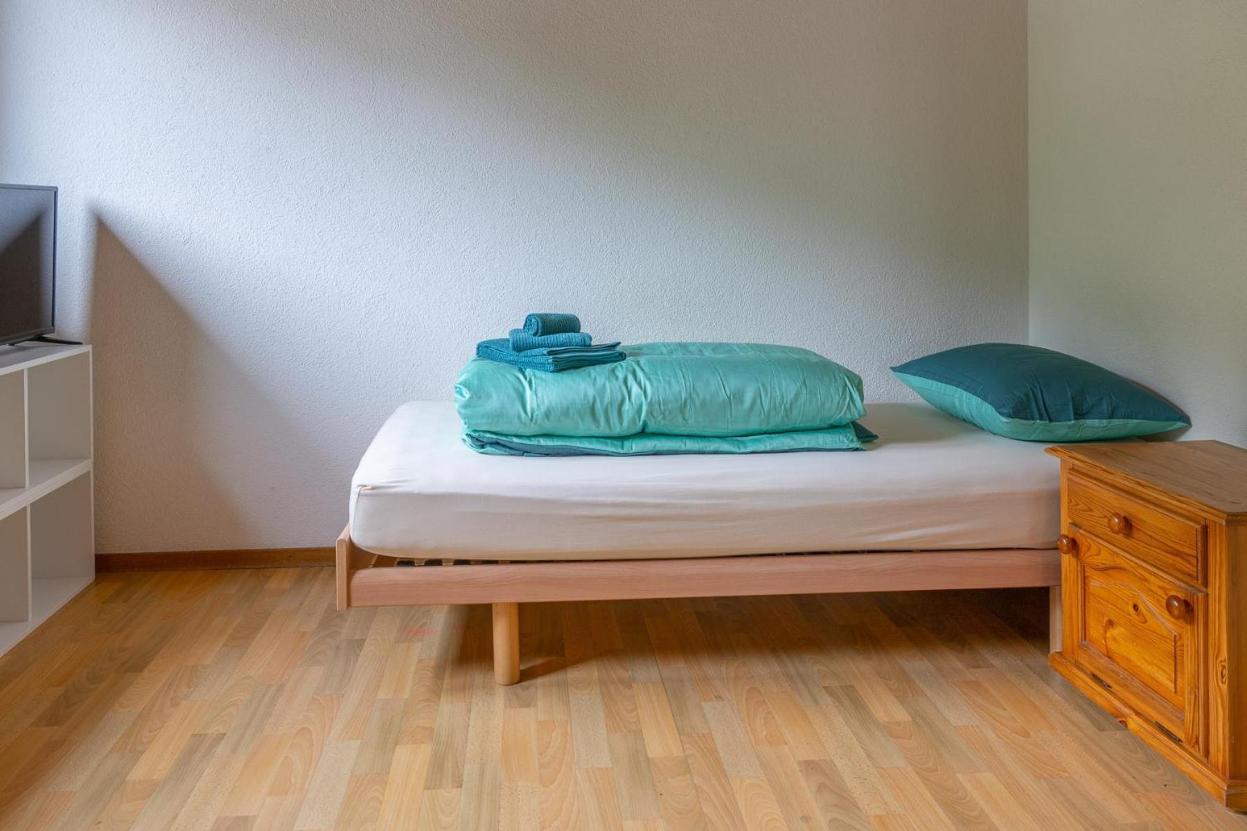 Chrona Bed & Breakfast Jenaz Стая снимка