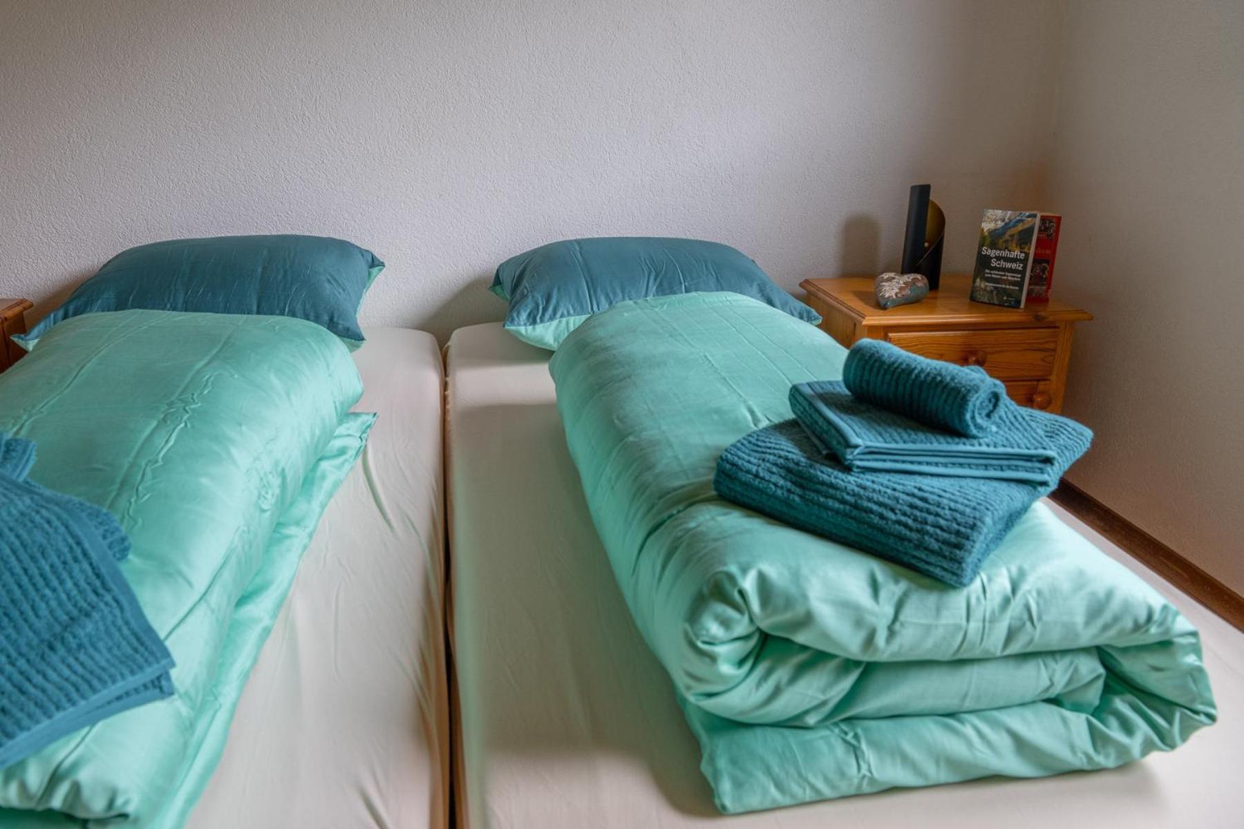 Chrona Bed & Breakfast Jenaz Стая снимка