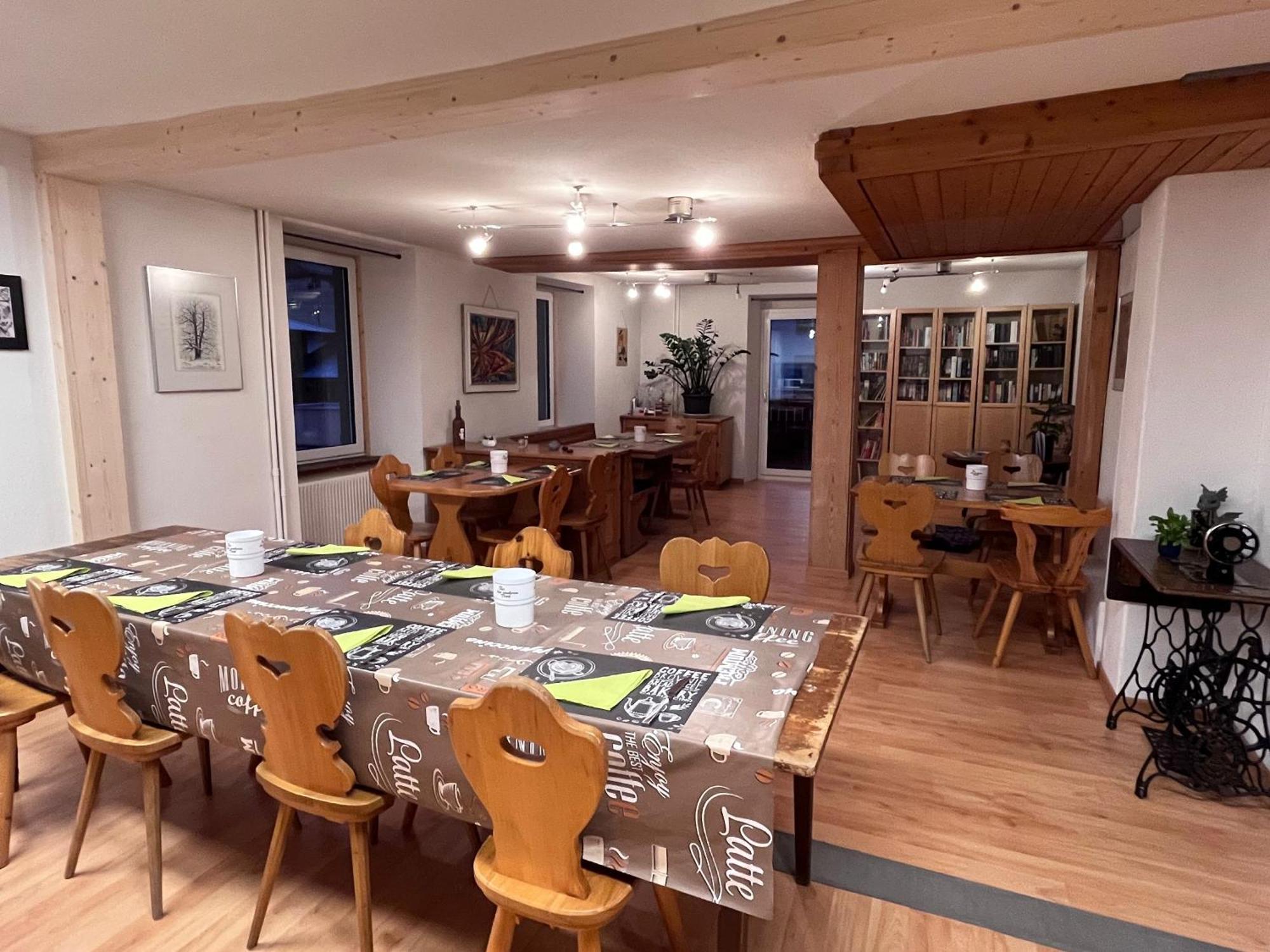 Chrona Bed & Breakfast Jenaz Екстериор снимка